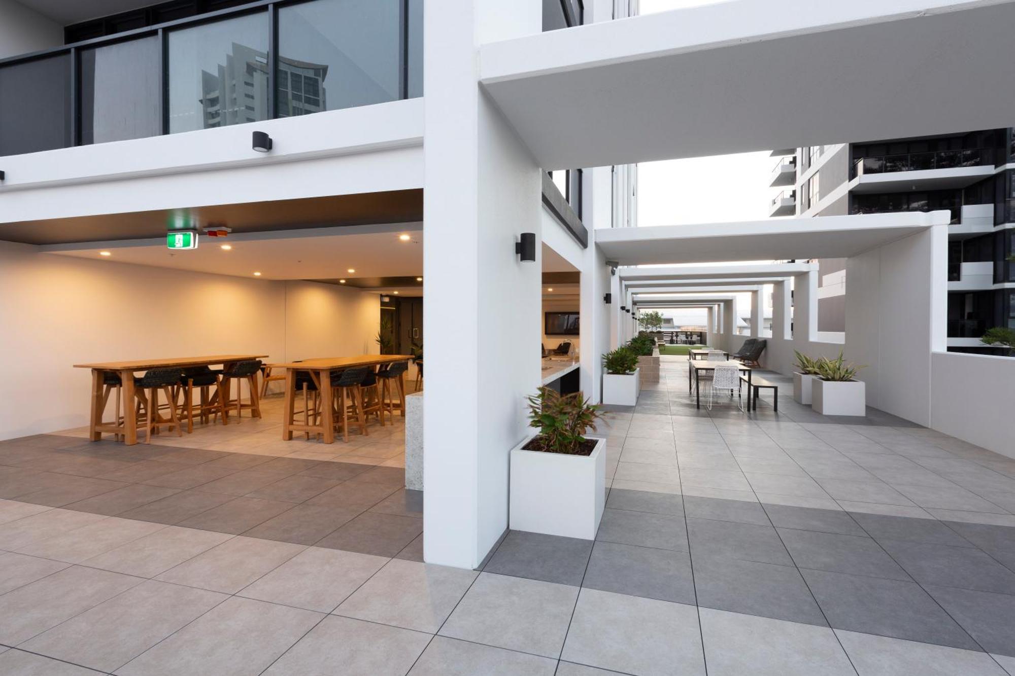 Qube Broadbeach Gold Coast Esterno foto